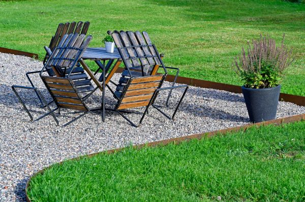 Metal Edging Installation in Port Charlotte