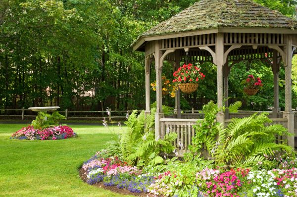 Backyard Landscaping Service in Port Charlotte